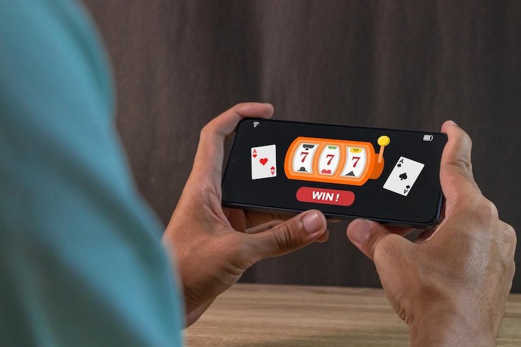 Pengguna dewasa memeriksa keamanan login